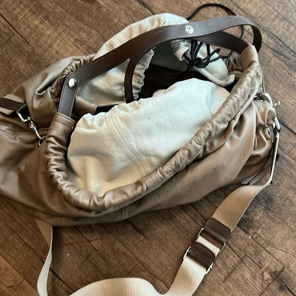Huis Clos Shoulderbag/Tote/Crossbody🔥